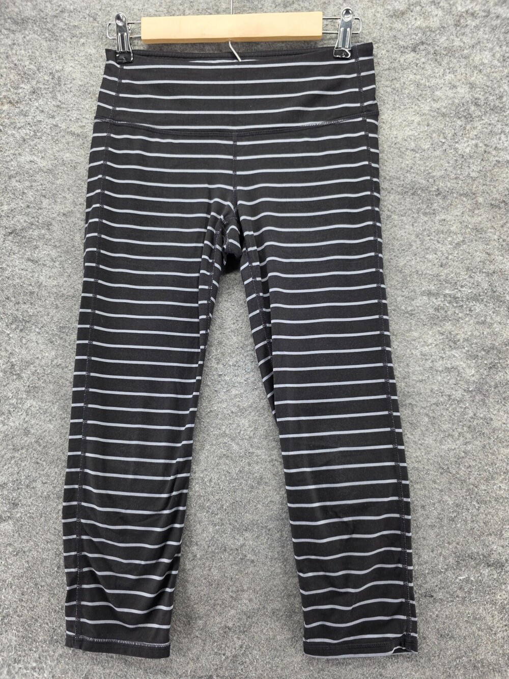 Athleta Leggings Womens Small Black Gray Striped Cropped Activewear